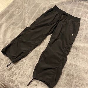 Capri Loose-fit Exercise Pants